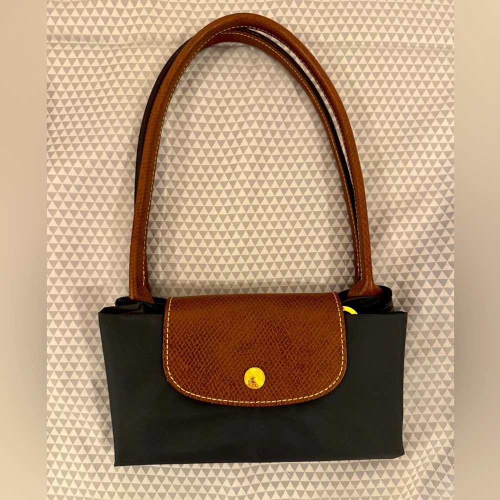 Long handle large nylon tote